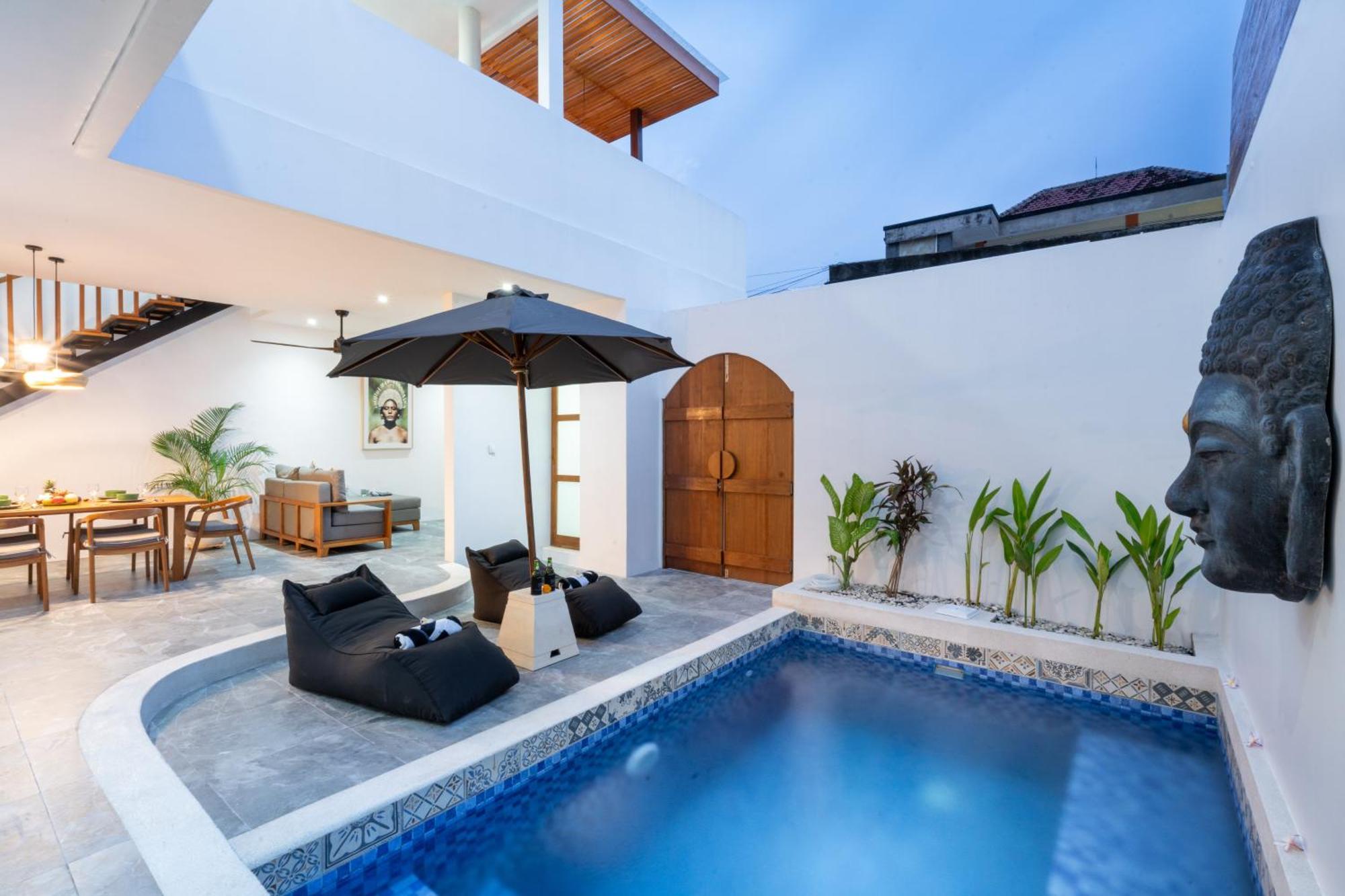 Sunset Waters Villa Legian (Bali)